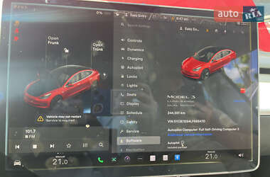 Седан Tesla Model 3 2020 в 