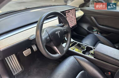 Седан Tesla Model 3 2019 в 