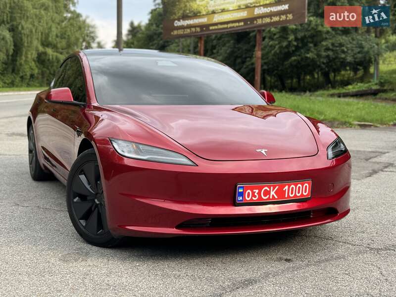 Седан Tesla Model 3 2024 в Трускавці