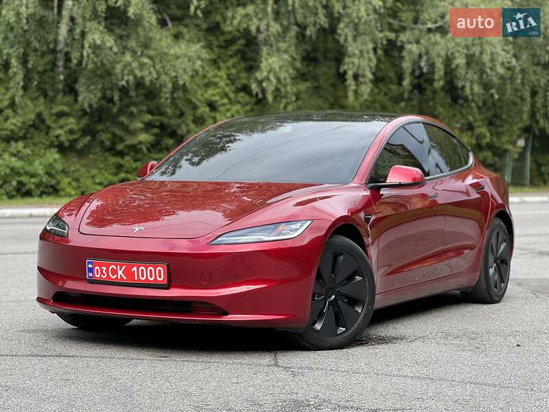 Седан Tesla Model 3 2024 в Трускавці