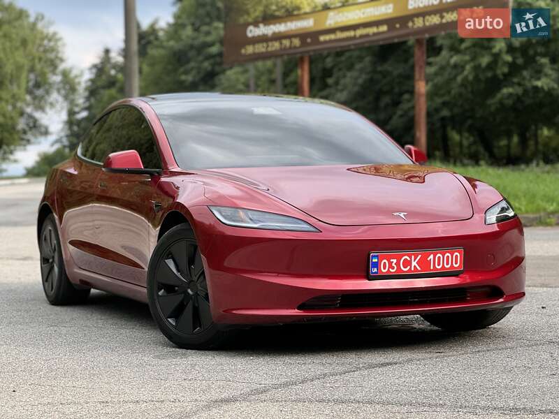 Седан Tesla Model 3 2024 в Трускавці