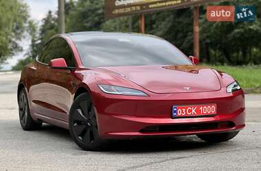 Седан Tesla Model 3 2024 в 