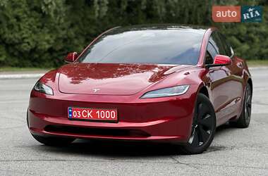 Седан Tesla Model 3 2024 в 