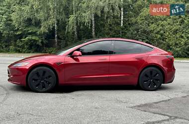 Седан Tesla Model 3 2024 в 