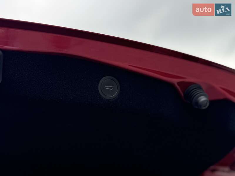 Седан Tesla Model 3 2024 в Трускавці