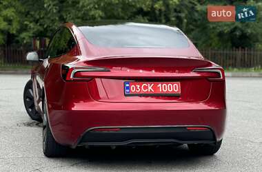 Седан Tesla Model 3 2024 в 
