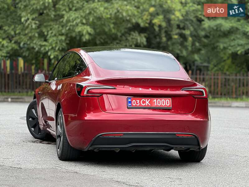 Седан Tesla Model 3 2024 в Трускавці
