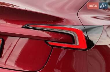 Седан Tesla Model 3 2024 в 