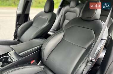Седан Tesla Model 3 2024 в 