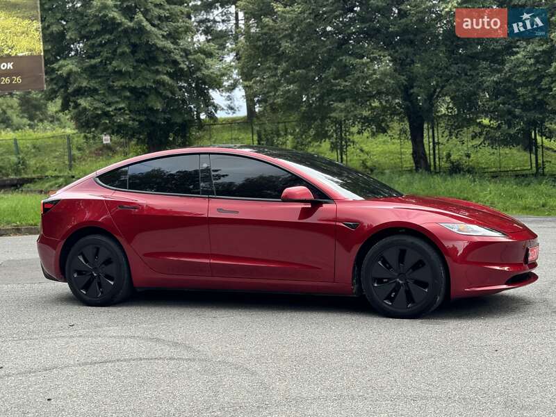 Седан Tesla Model 3 2024 в Трускавці