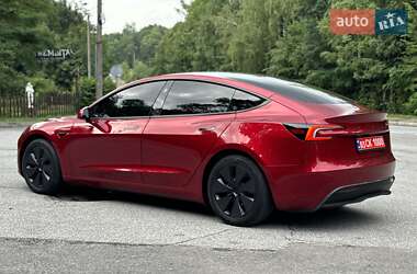 Седан Tesla Model 3 2024 в 