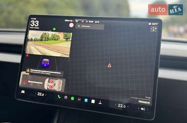 Седан Tesla Model 3 2024 в 