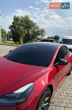 Седан Tesla Model 3 2021 в 