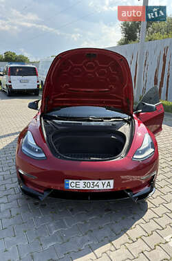 Седан Tesla Model 3 2021 в 
