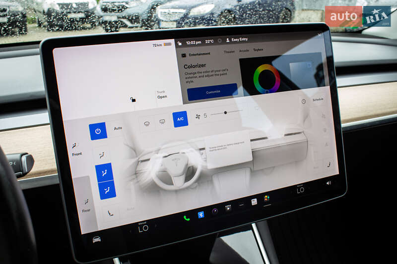 Седан Tesla Model 3 2019 в Львові