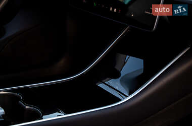 Седан Tesla Model 3 2018 в 