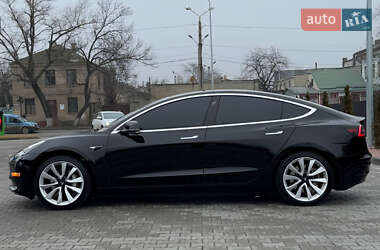 Седан Tesla Model 3 2019 в 