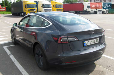Седан Tesla Model 3 2018 в Львове