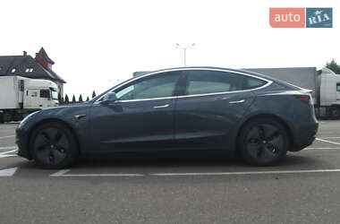 Седан Tesla Model 3 2018 в Львове