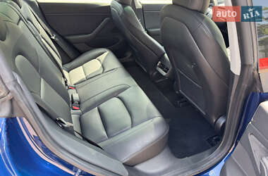 Седан Tesla Model 3 2020 в 