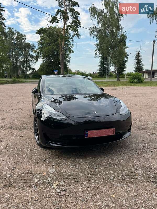 Tesla Model 3 2020