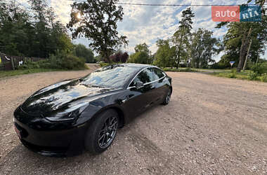 Седан Tesla Model 3 2020 в 