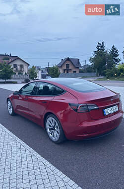 Седан Tesla Model 3 2020 в 