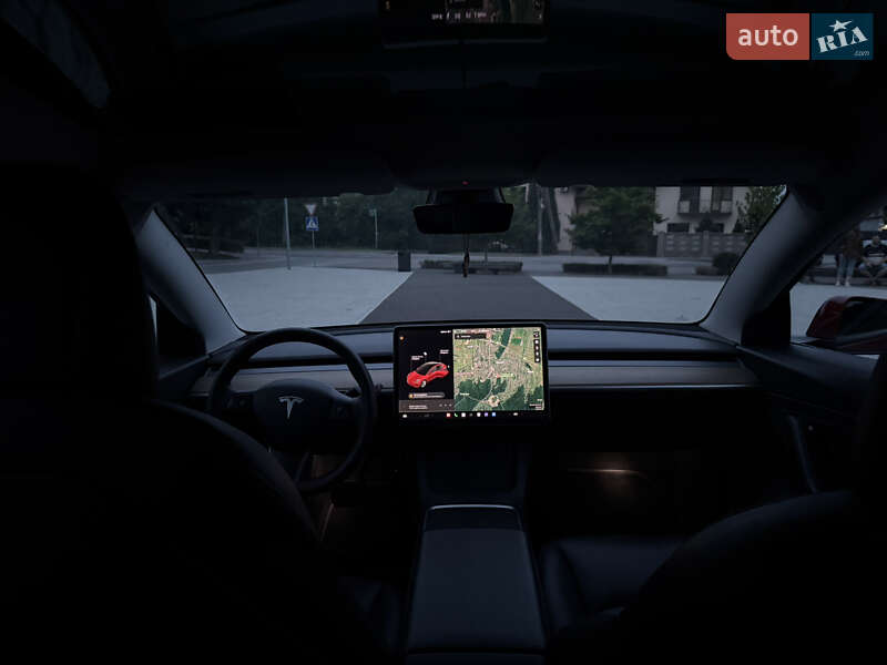 Седан Tesla Model 3 2020 в Львові