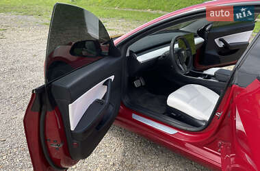Седан Tesla Model 3 2019 в 