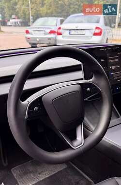 Седан Tesla Model 3 2024 в 