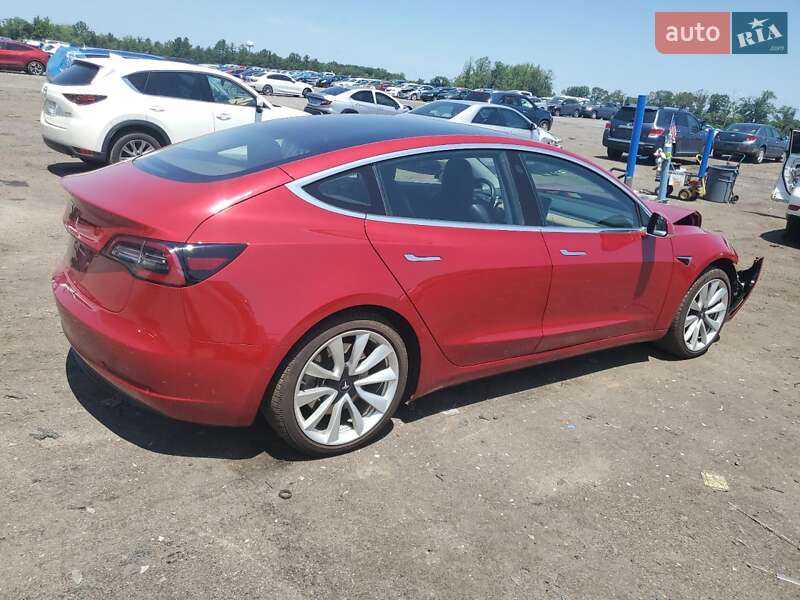 Седан Tesla Model 3 2018 в Ивано-Франковске