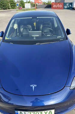 Седан Tesla Model 3 2021 в 