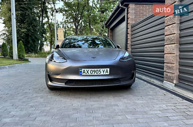 Седан Tesla Model 3 2022 в 
