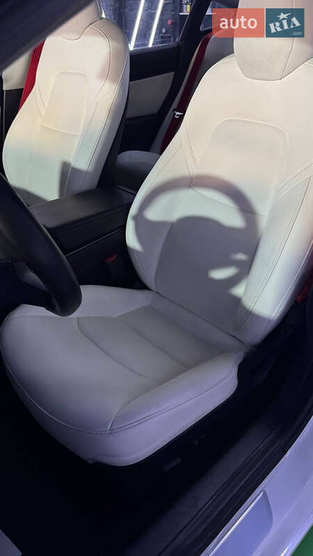 Седан Tesla Model 3 2019 в Києві