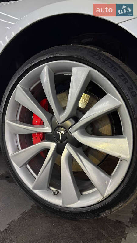 Седан Tesla Model 3 2019 в Києві