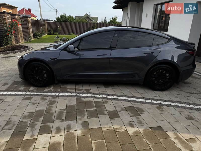 Седан Tesla Model 3 2022 в Луцке