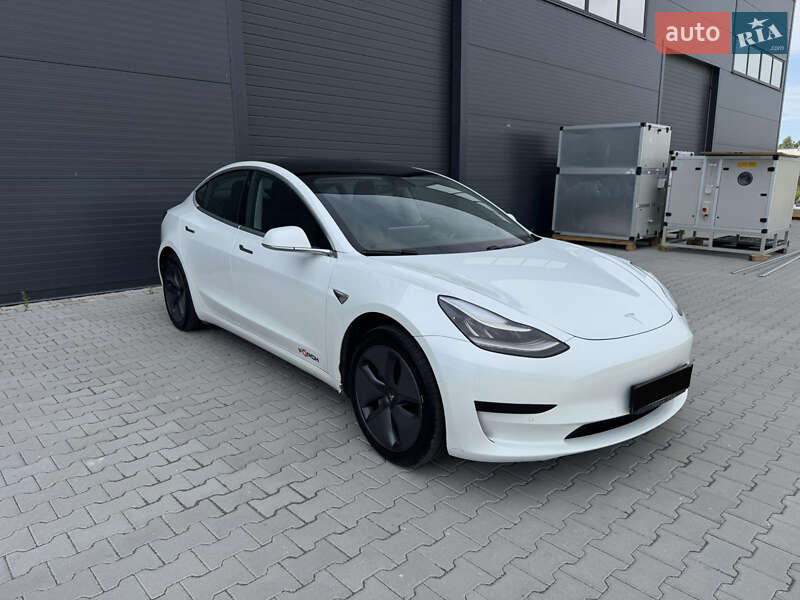 Tesla Model 3 2020