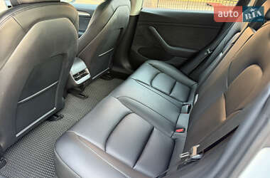 Седан Tesla Model 3 2023 в 