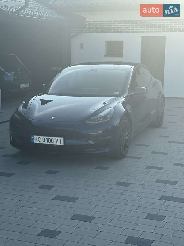 Седан Tesla Model 3 2021 в Львові