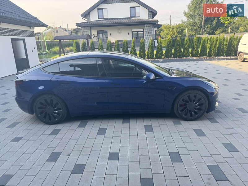 Седан Tesla Model 3 2021 в Львові