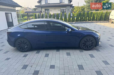 Седан Tesla Model 3 2021 в 