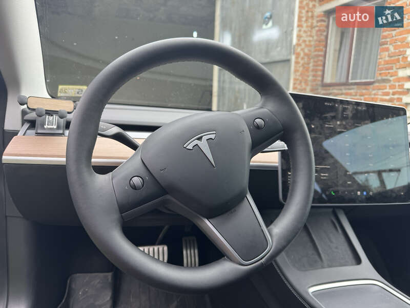 Седан Tesla Model 3 2021 в Львові