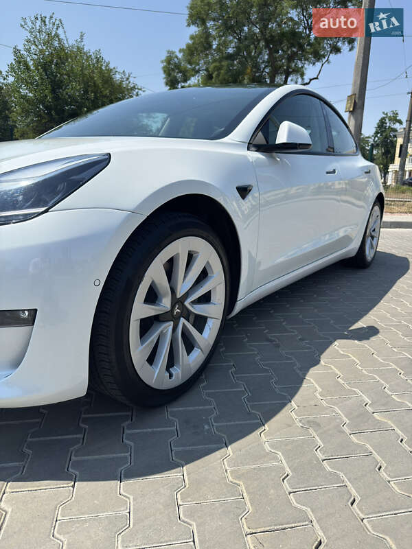 Седан Tesla Model 3 2022 в Одесі