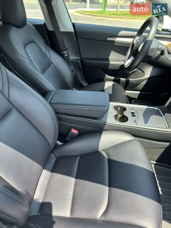 Седан Tesla Model 3 2022 в Одесі