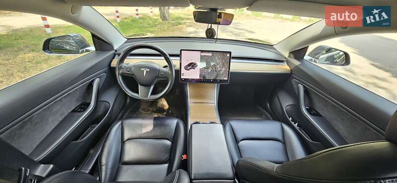 Седан Tesla Model 3 2018 в Павлограді