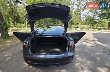 Седан Tesla Model 3 2018 в 