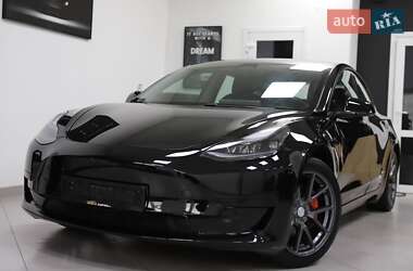 Седан Tesla Model 3 2022 в 