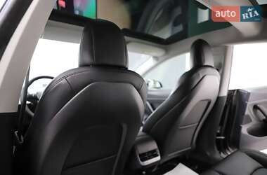 Седан Tesla Model 3 2022 в 
