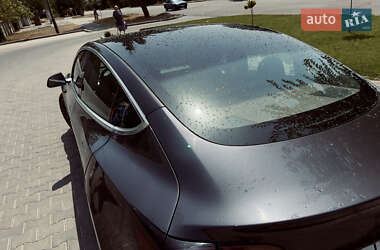 Седан Tesla Model 3 2020 в 