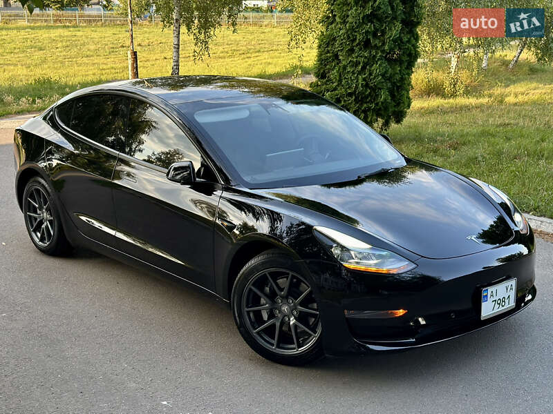 Tesla Model 3 2022
